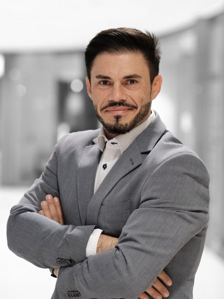 Francesco Calarota – Experte für Imagfilme Stuttgart, Businessfotograf & Drohnenpilot von FC Visuals